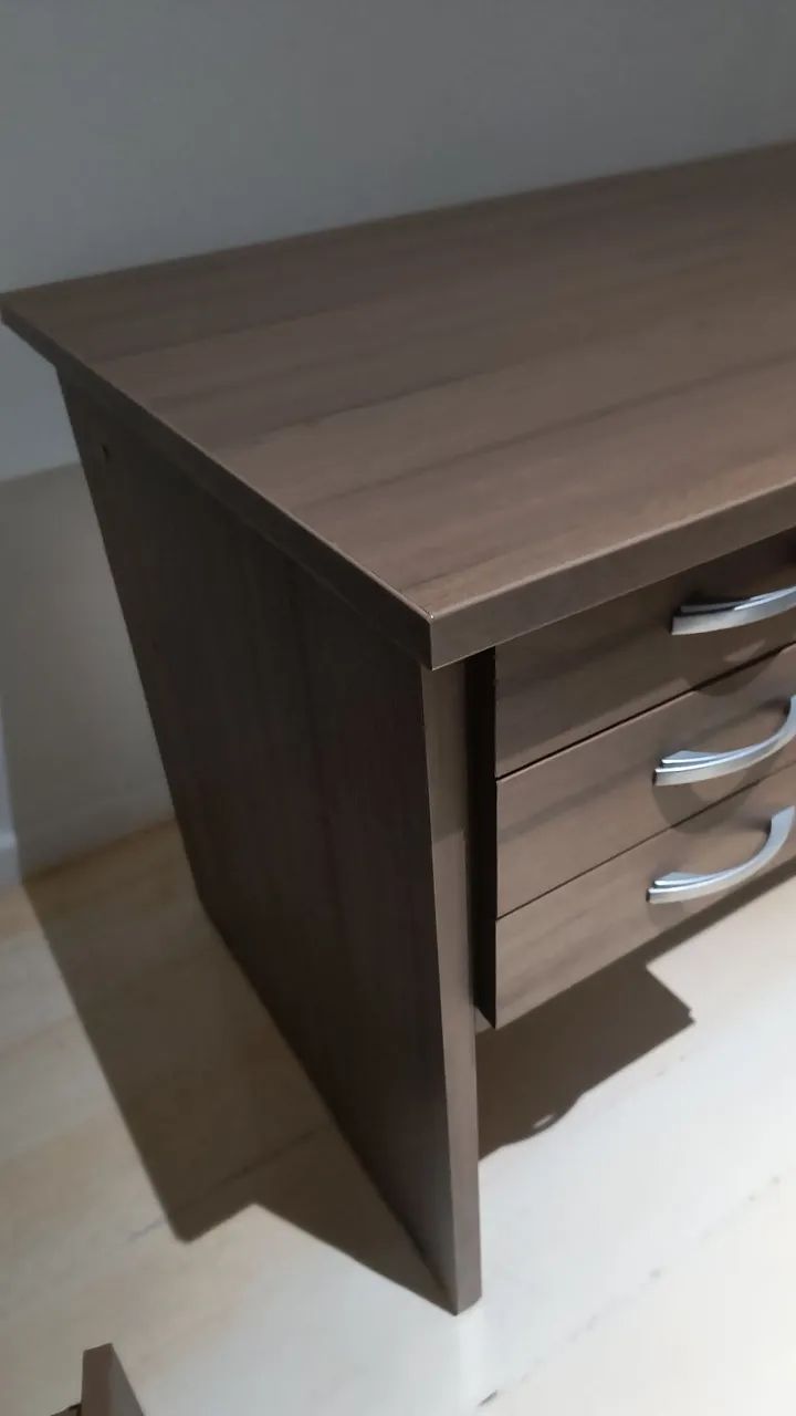 Mesa de escritório com gaveta - Foto 2