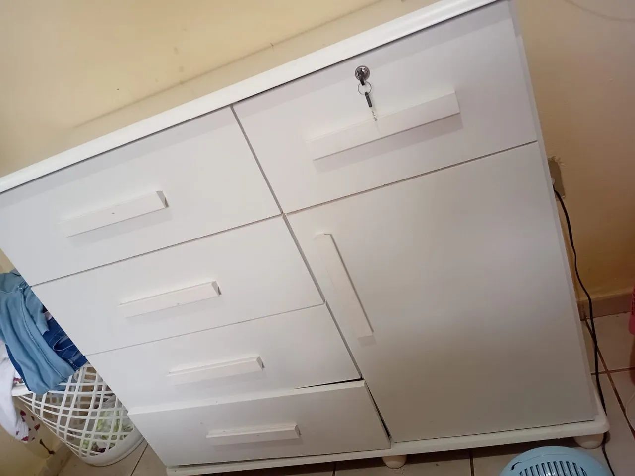 Cômoda branca 