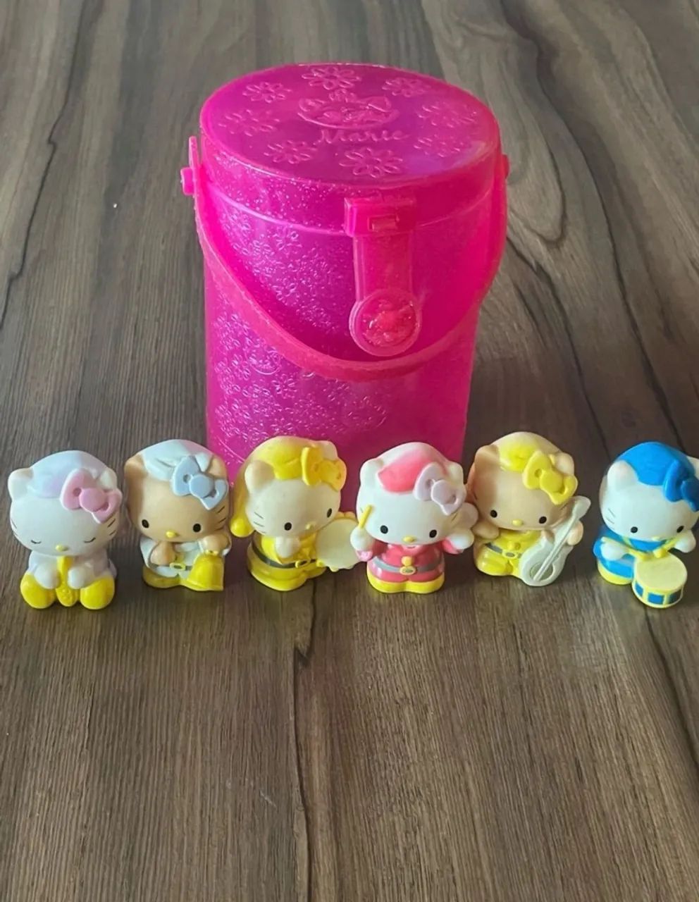 conjunto bonecas hello kitty com maleta
