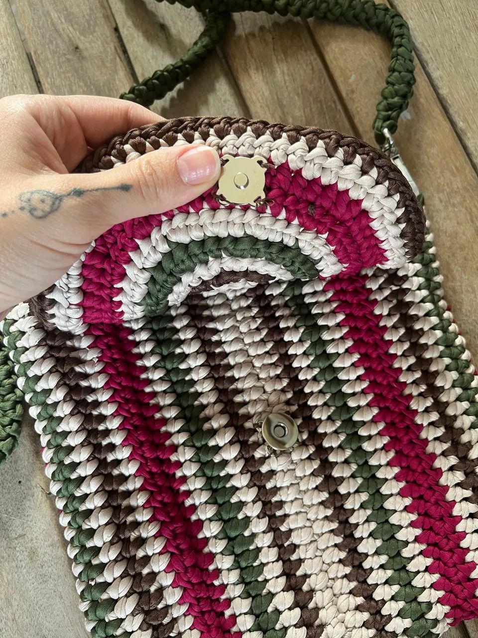 bolsa de crochê colorida feita a mão - Foto 5