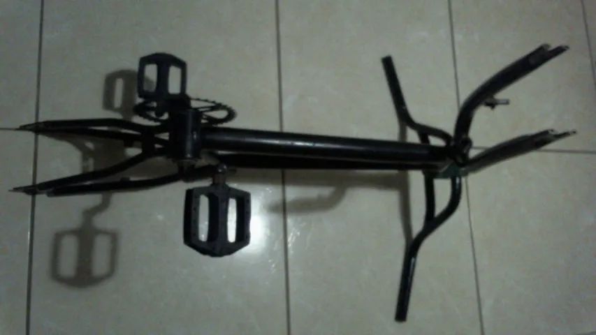 Bicicleta aro 20 desmontada - Foto 2