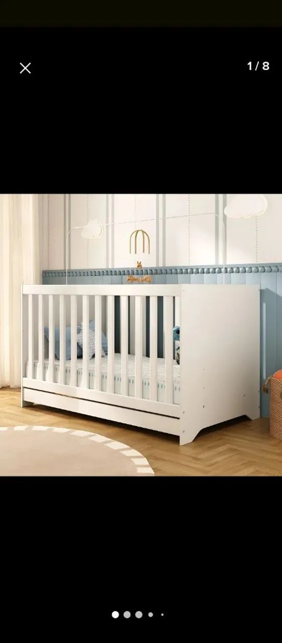 American-style crib that also converts into a toddler bed