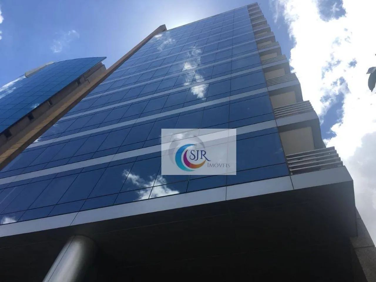 Conjunto comercial de 311 m² com 10 vagas na Vila Olímpia