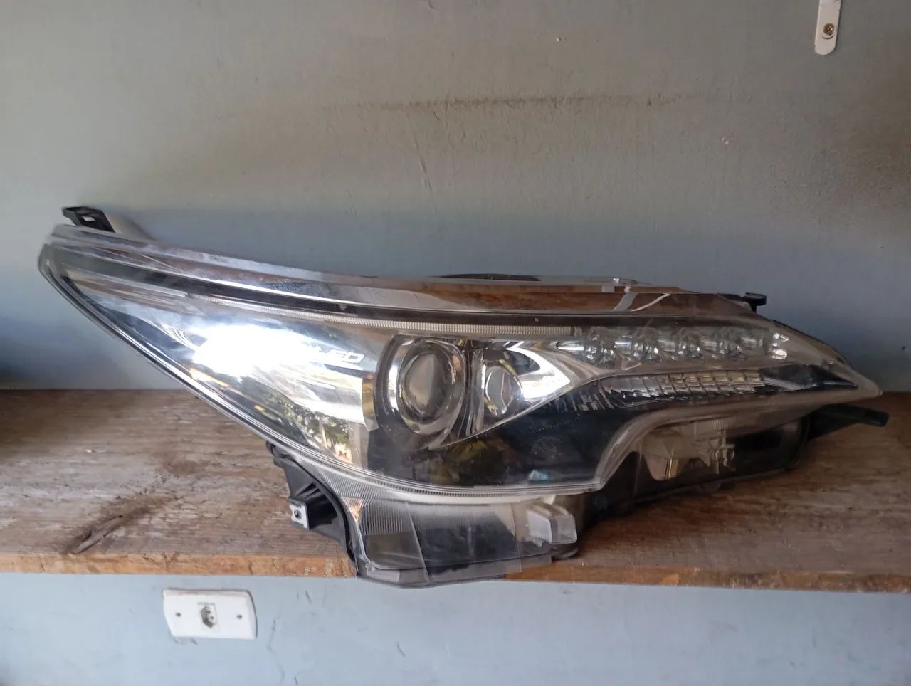 Farol do lado direito Toyota SW 2020/2021/2022