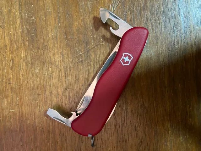 Canivete Victorinox Picknicker - 12 funções - Foto 3