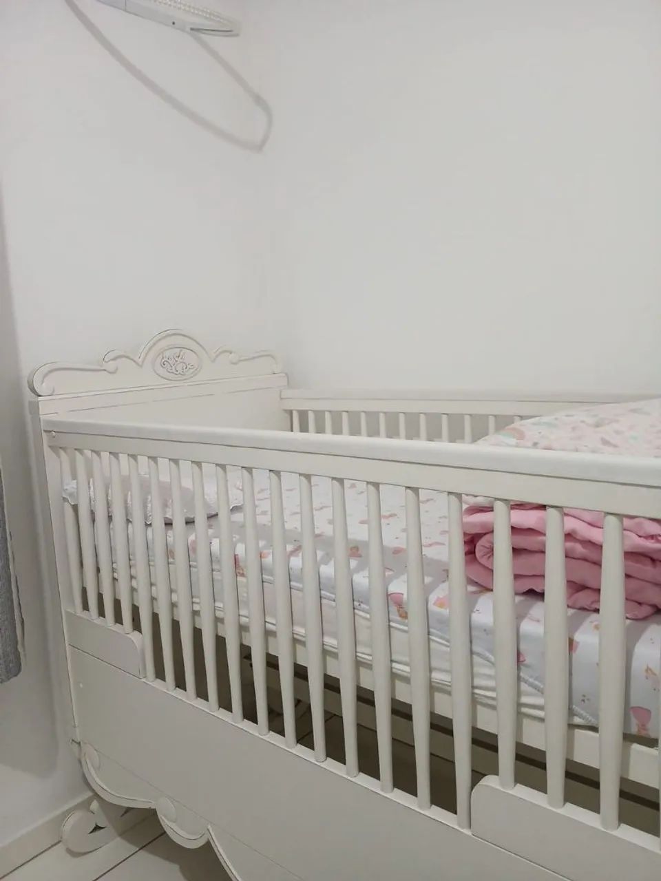 BERÇO PARA BEBÊ DE MADEIRA 