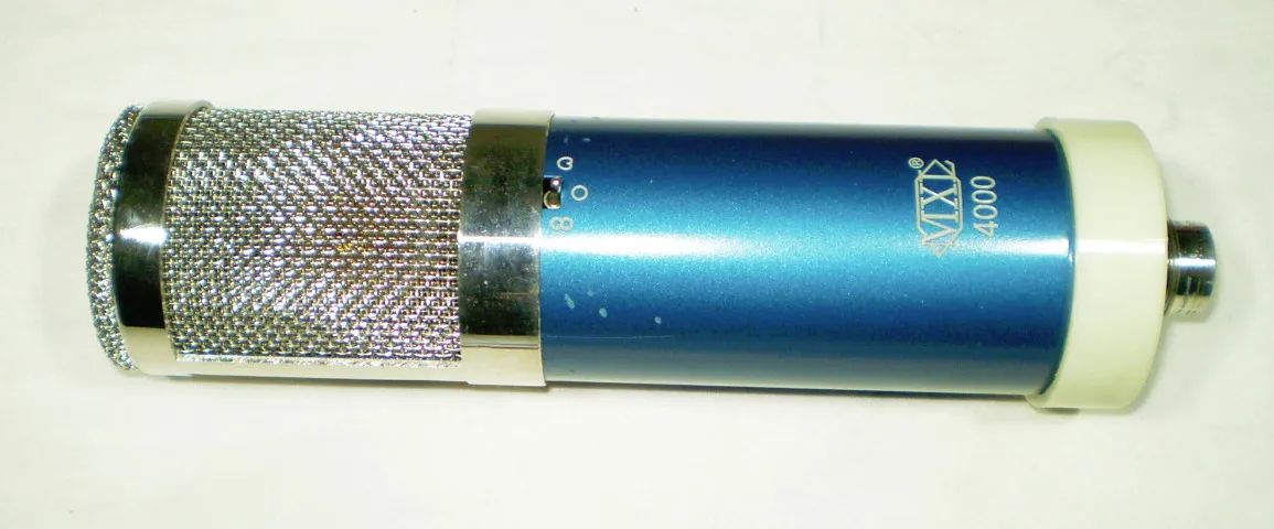 Microfone para estúdio MXL 4000.- Cód. 624 -