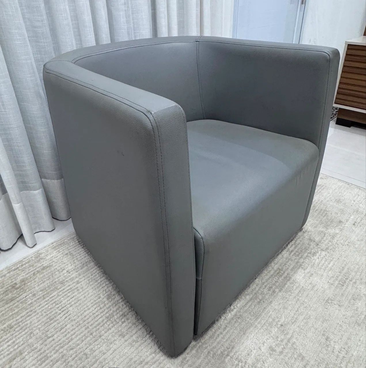 Kit de Cadeiras e Poltrona Cinza  - Foto 4