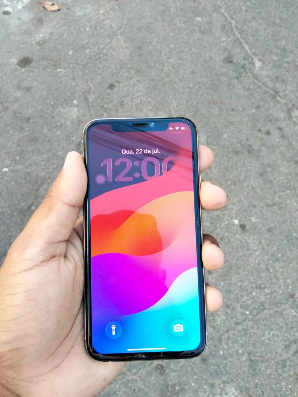 iphone 11 pro, com pequenas marca de uso - Foto 2