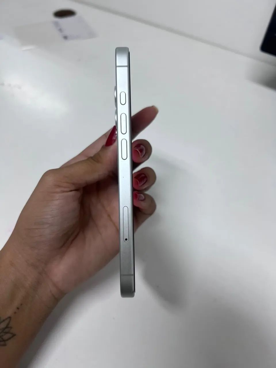 Vendo Iphone 16 128gb - Foto 3