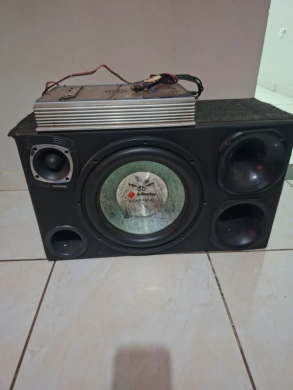 Vendo caixa de som com potência 