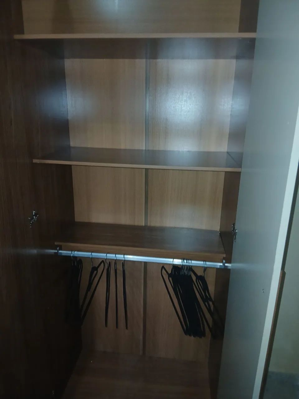 Guarda roupas novinho - Foto 2