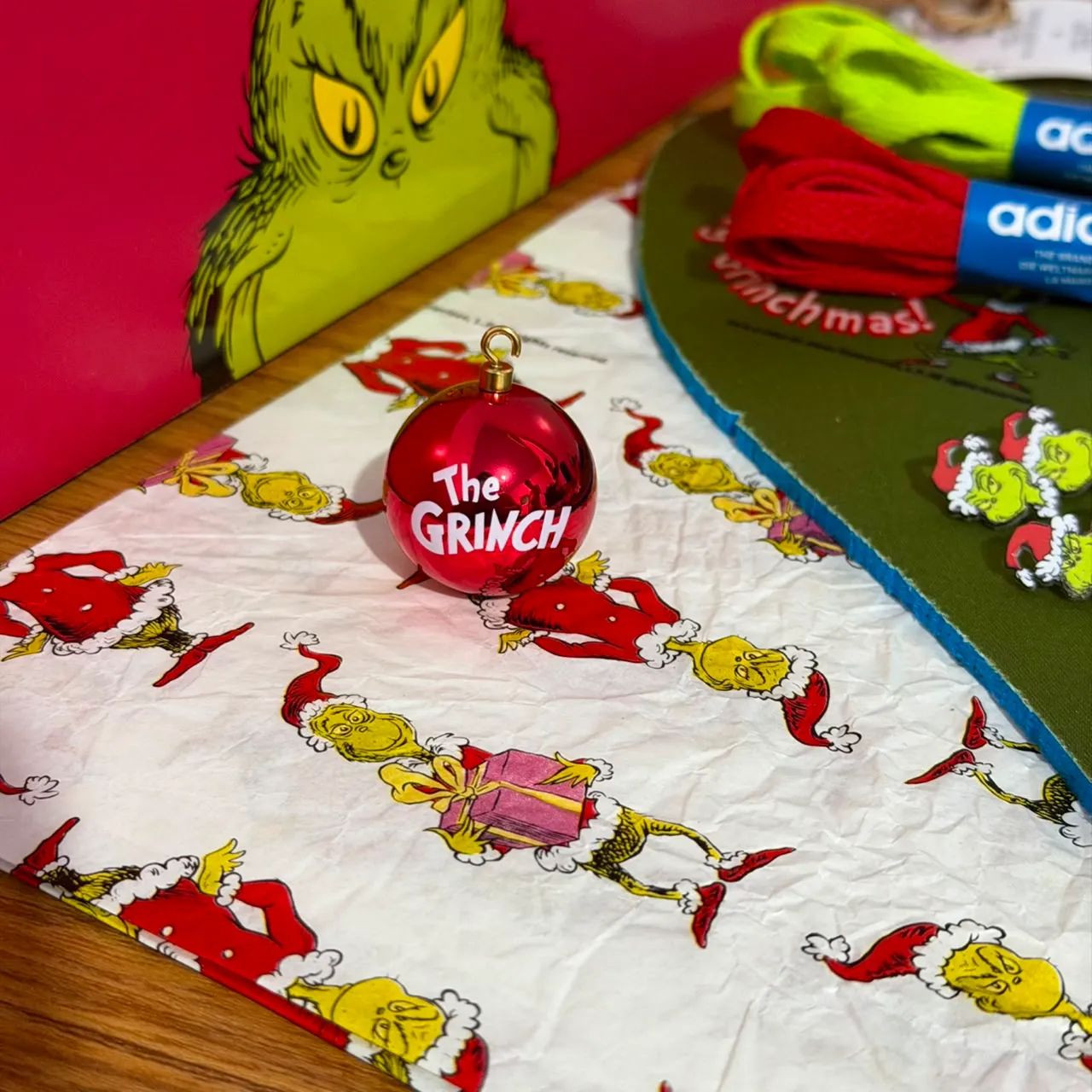 Tênis Adidas Grinch - Foto 3