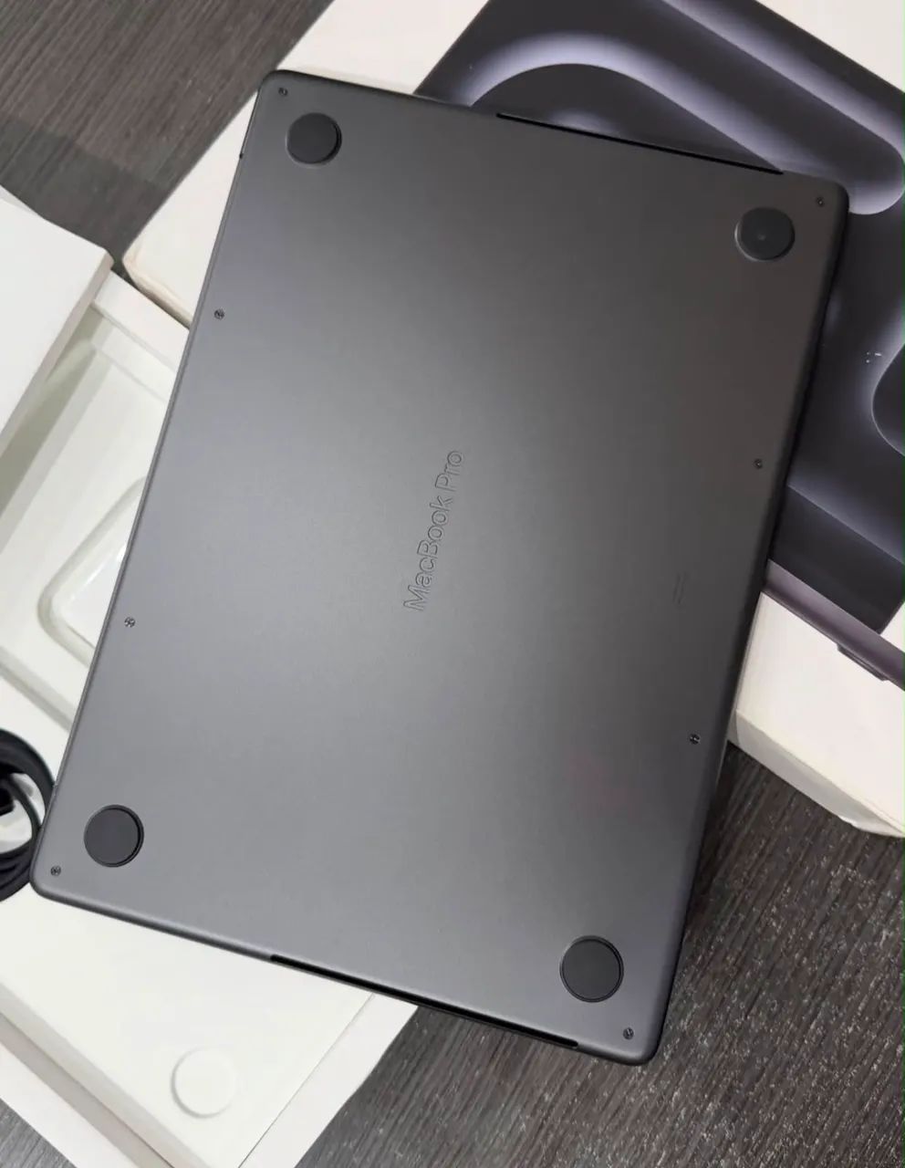MacBook Pro M5 24GB - 1TB SSD  - Foto 4