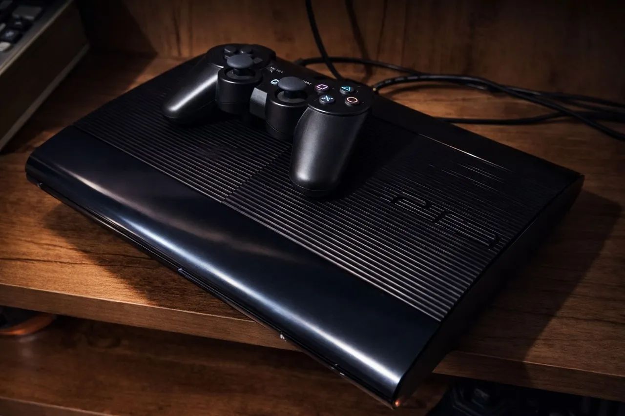Vendo PS3 Super Slim desbloqueio Hen