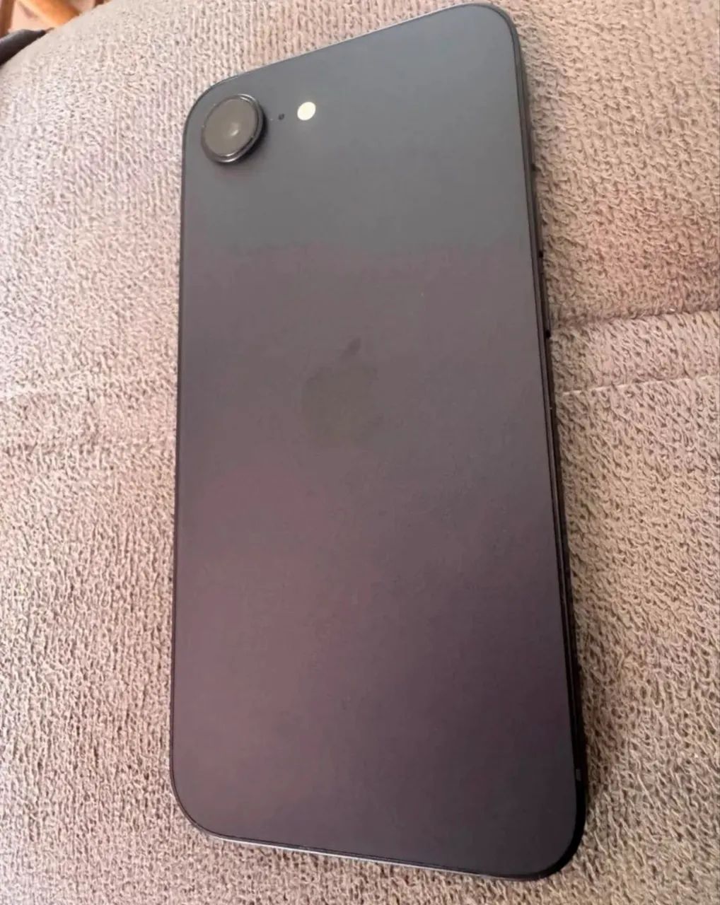 Vendo ou troco IPhone 16e  - Foto 2