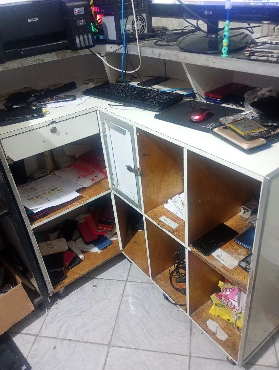Vendo Balcão com Vários compartimentos  - Foto 2