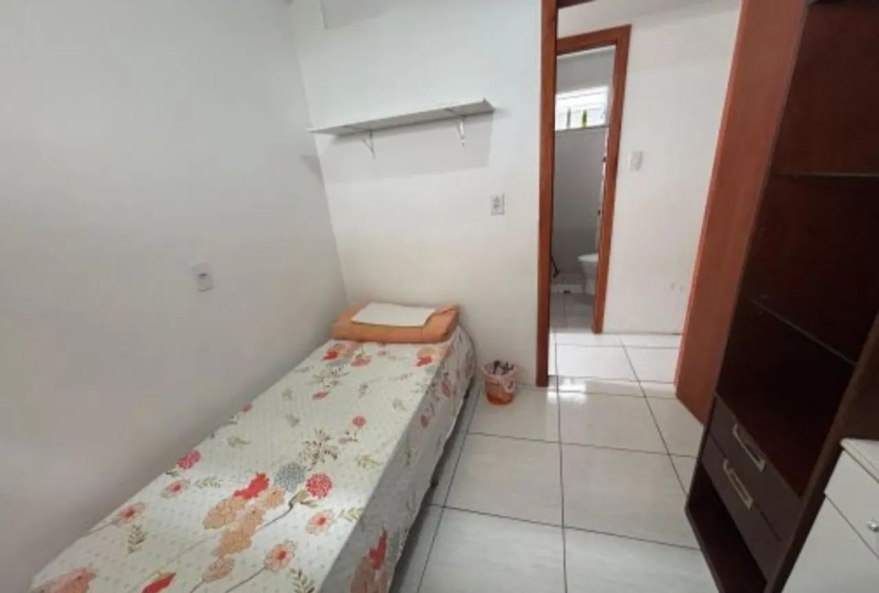 Quarto para MULHER no Centro de Floripa