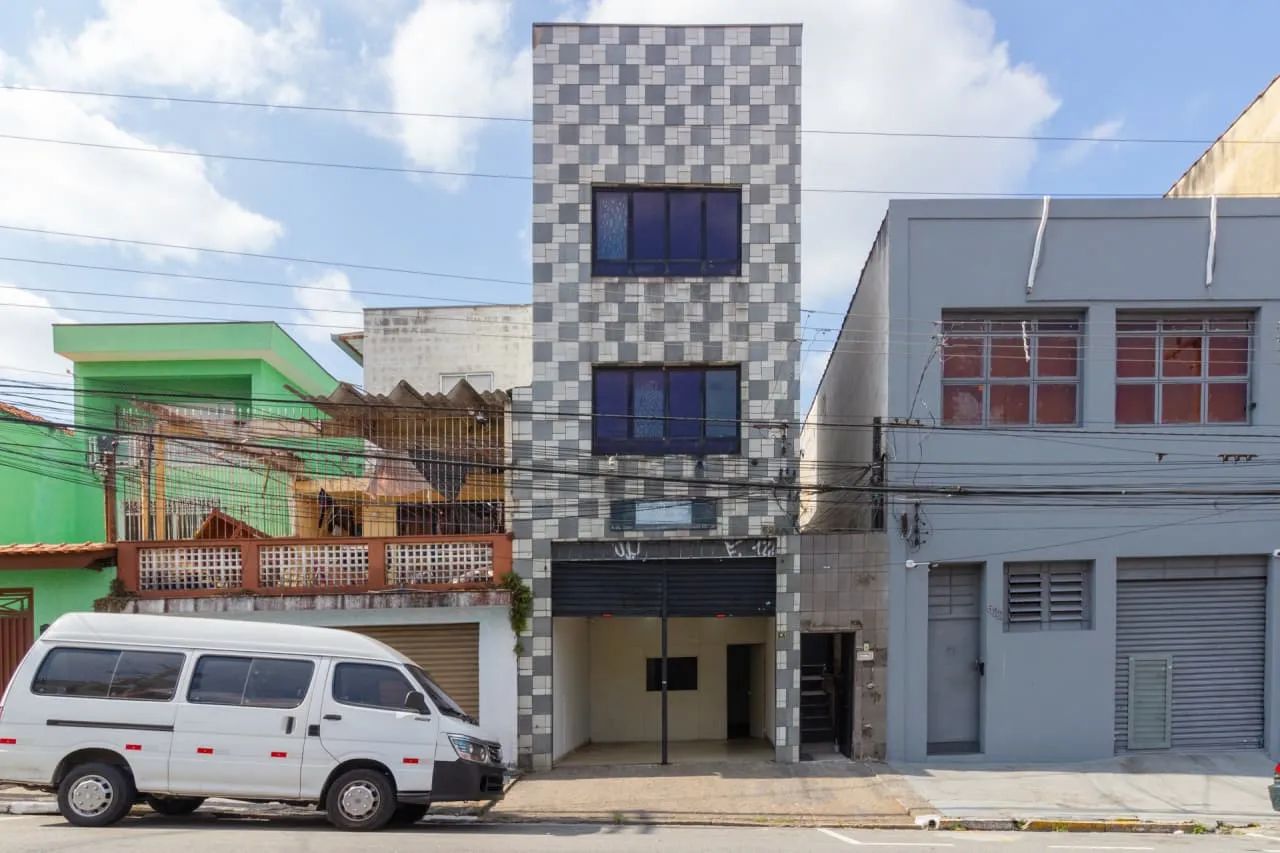 Prédio comercial na Rua Doutor César Castiglioni Júnior, 524 - A  108 m²