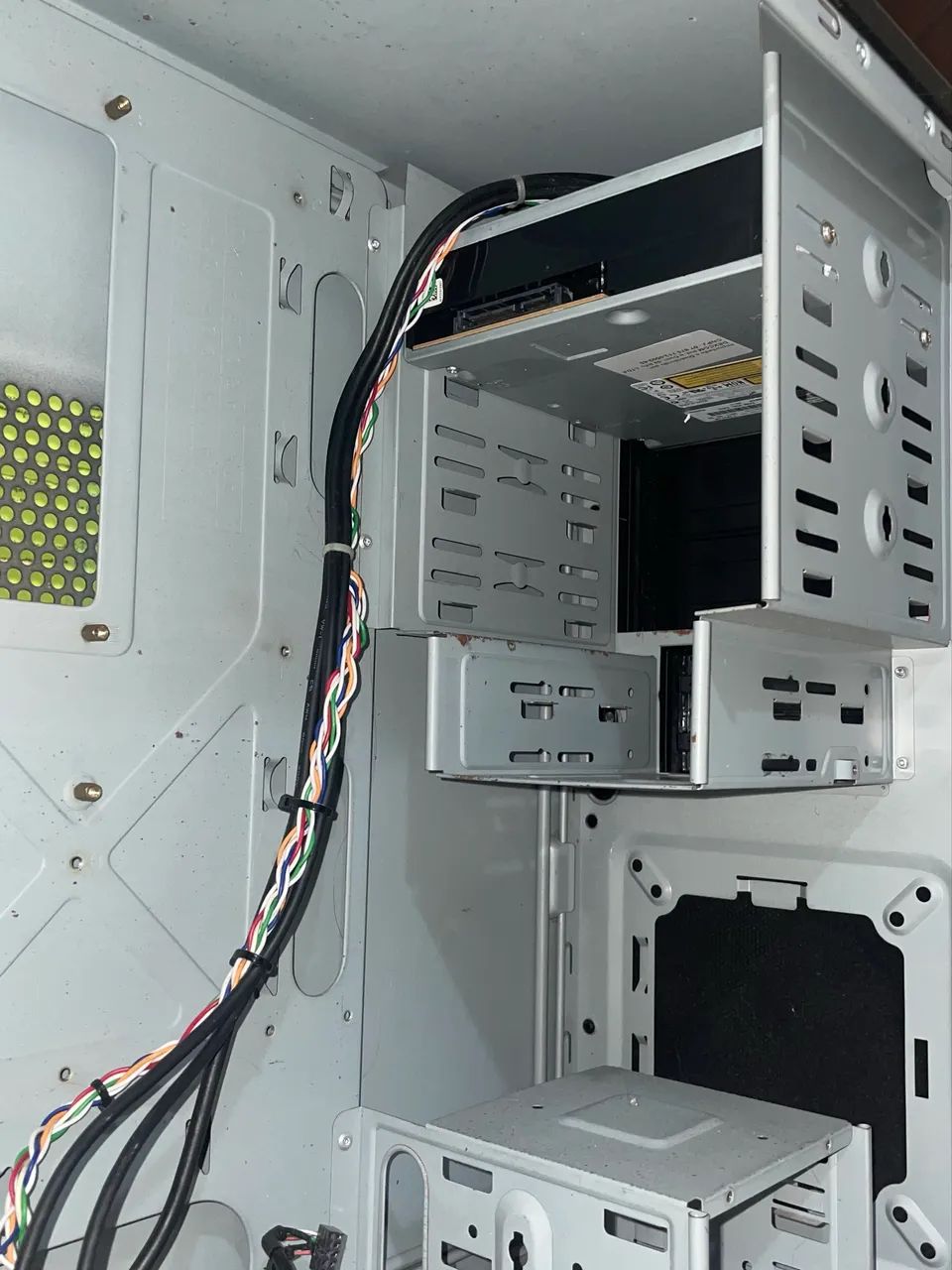 Gabinete + mouse e teclado + suporte de rodinha - Foto 3