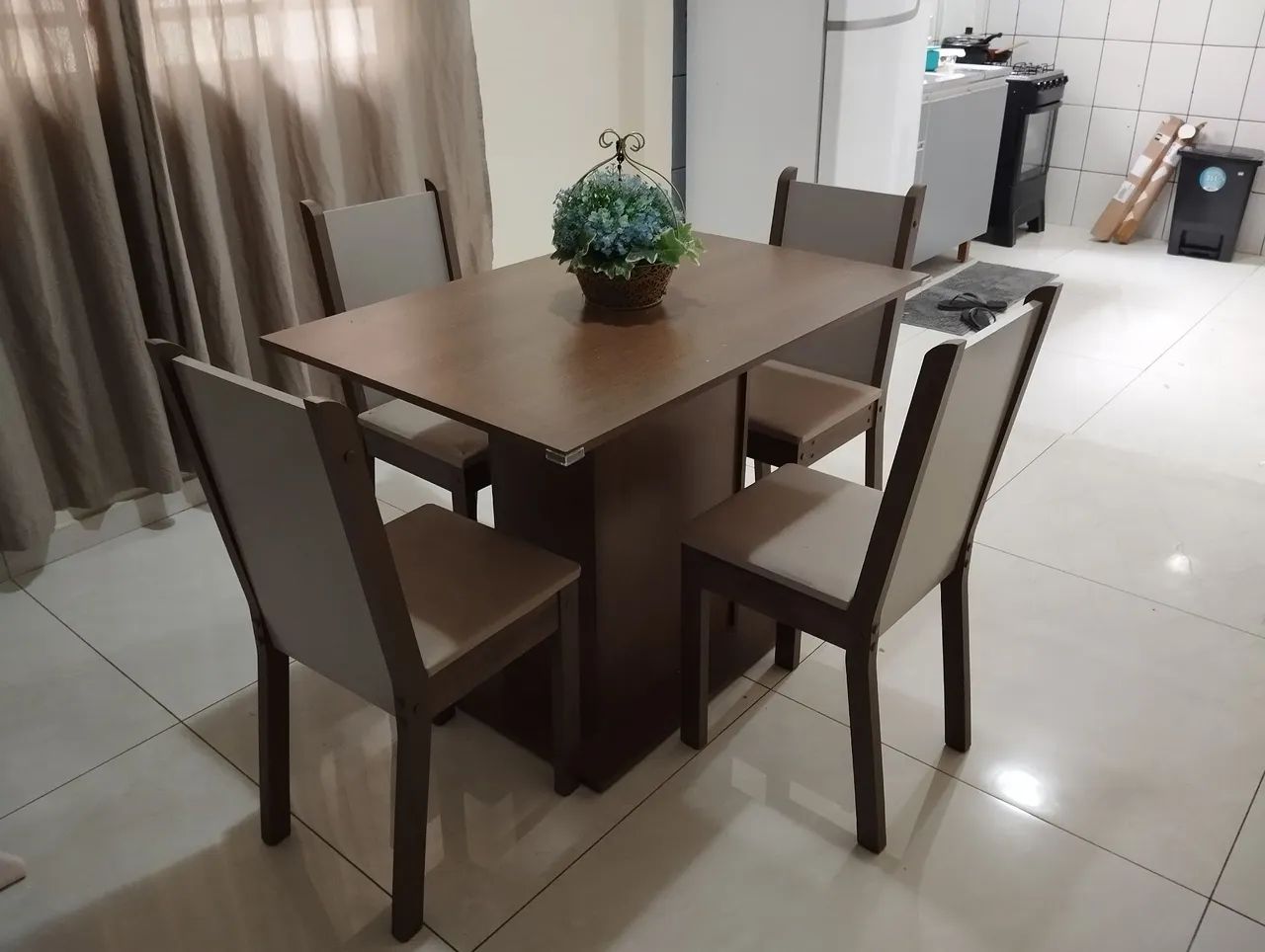 Mesa jantar 4 cadeiras 