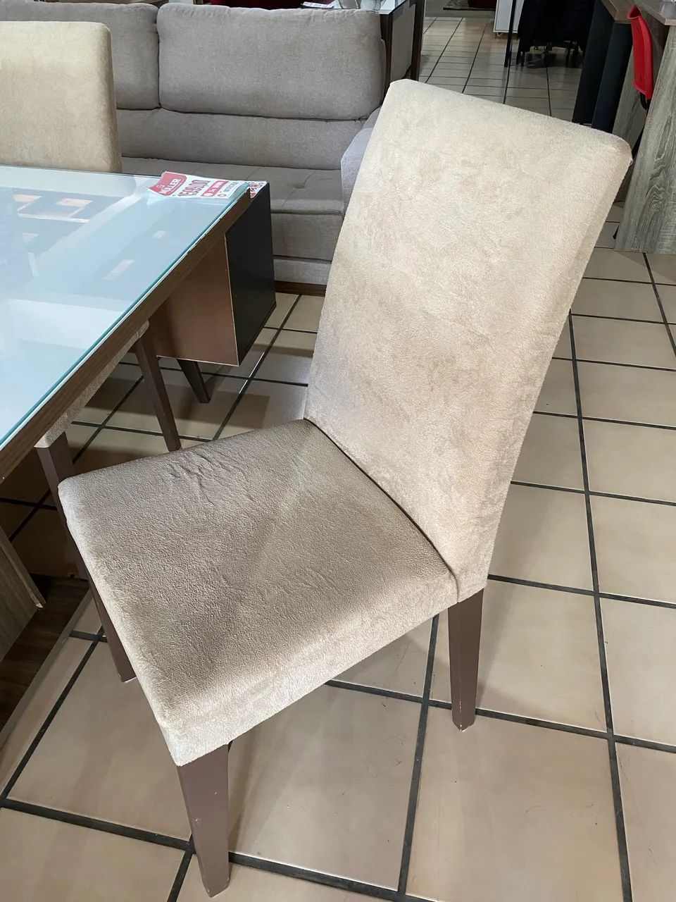 Mesa com 6 cadeiras estofadas  - Foto 5