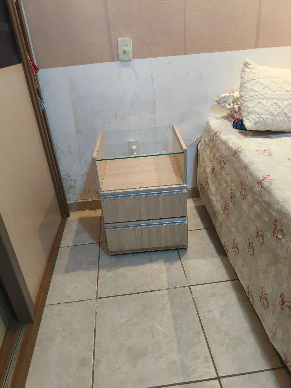 Vendo criado mudo em ótimo estado  - Foto 2