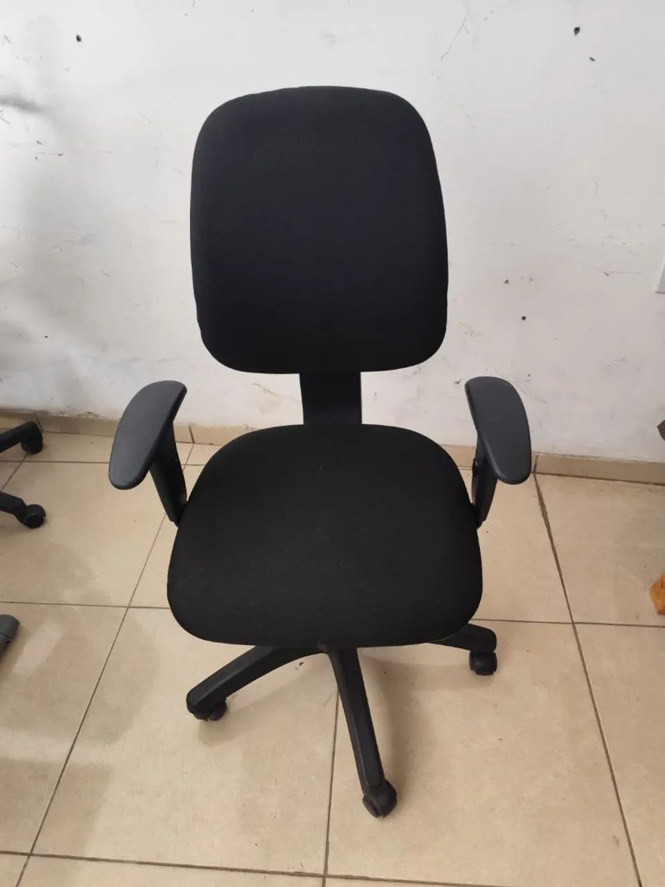 Cadeira de Escritório - Modelo Executiva - Foto 4