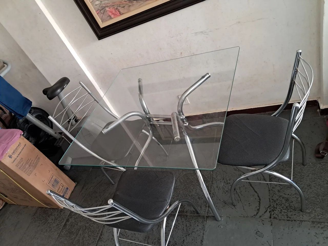 Mesa de vidro 4 cadeiras 