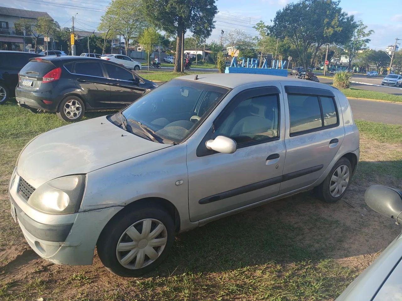 Renault Clio Clio RT/ Privil. 1.0/1.0 Hi-Power 16V 5p 2003