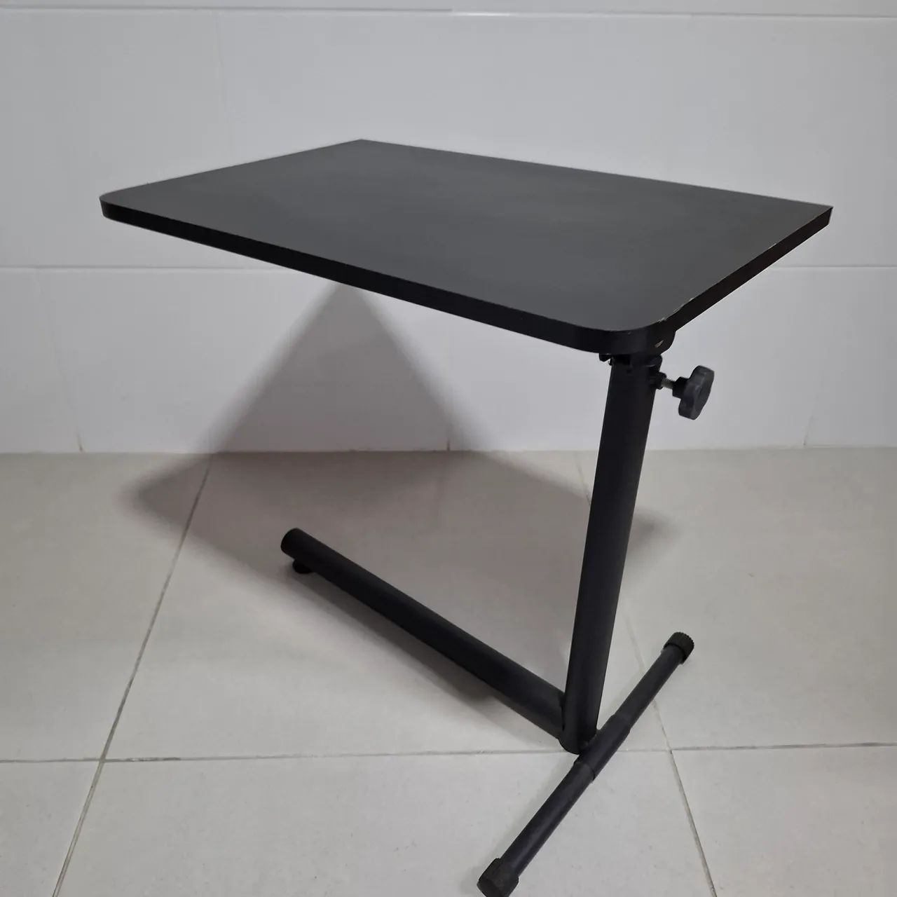 Mesa de apoio de sofá - excelente para homeoffice - Foto 4