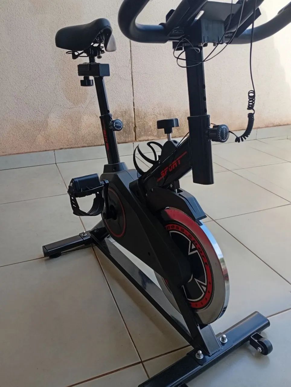 Bicicleta ergométrica nova 400 reais  - Foto 2