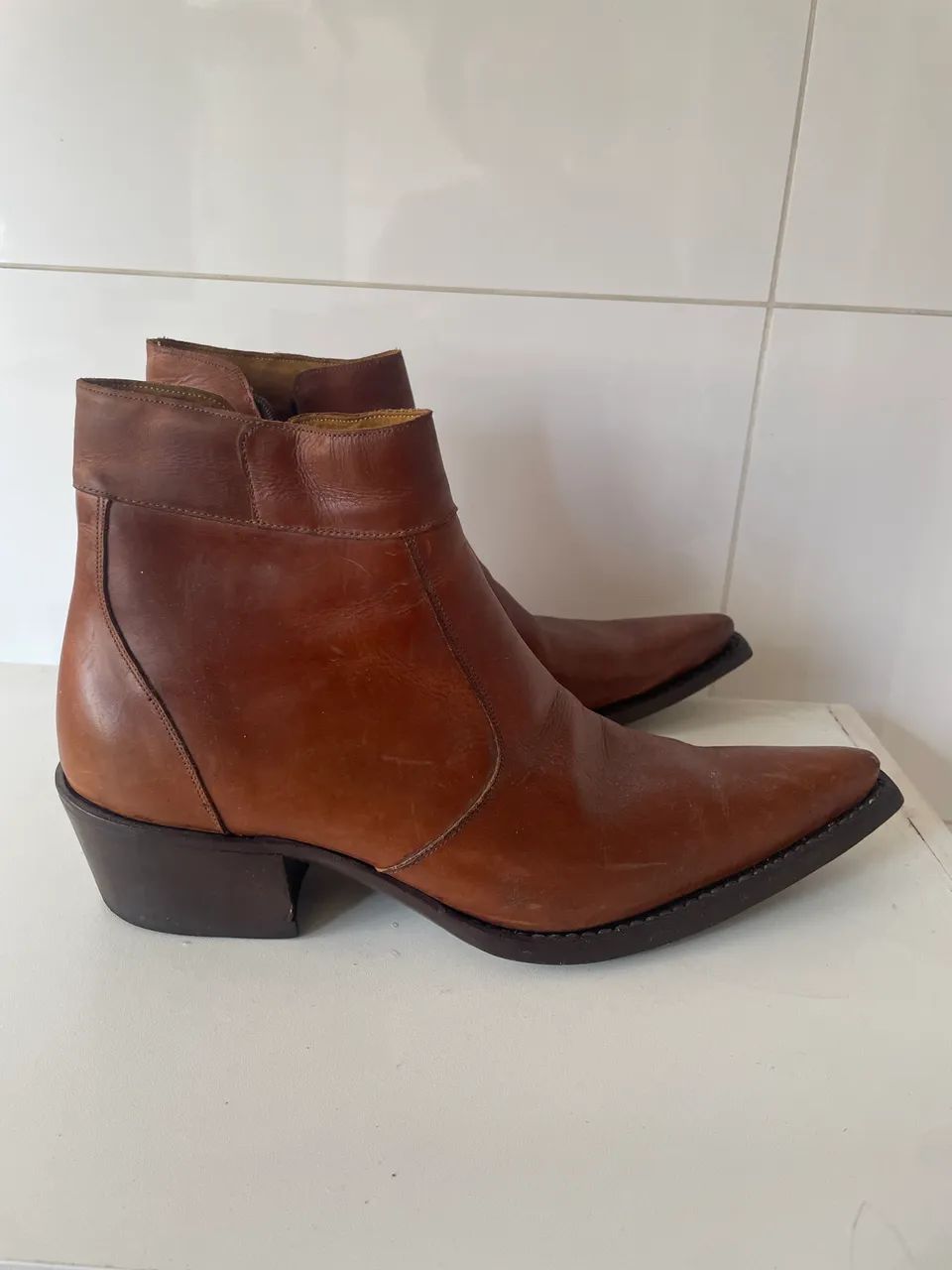 Bota  Masculina em couro marrom - Foto 2