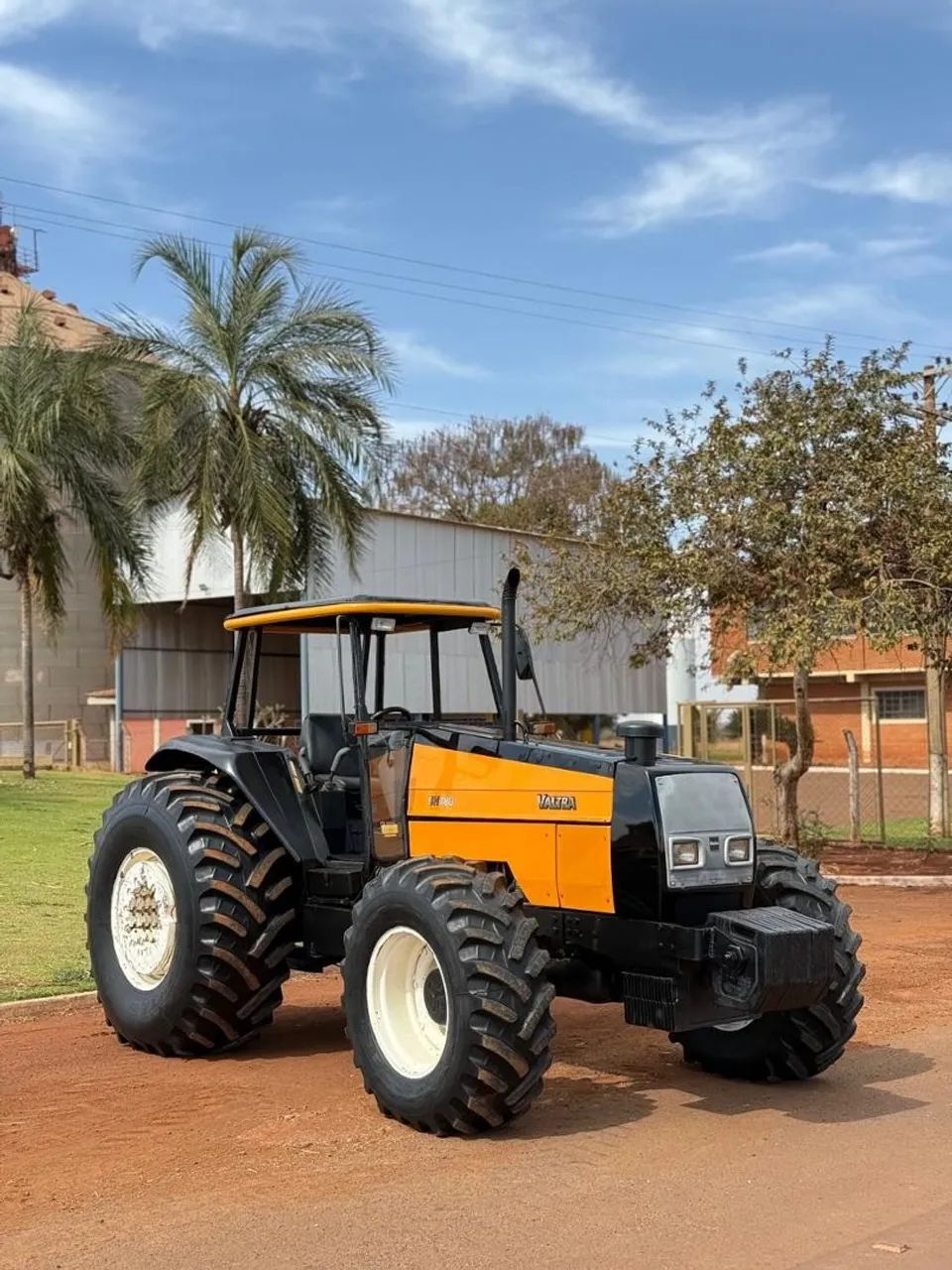Valtra BH180 (4x4) 