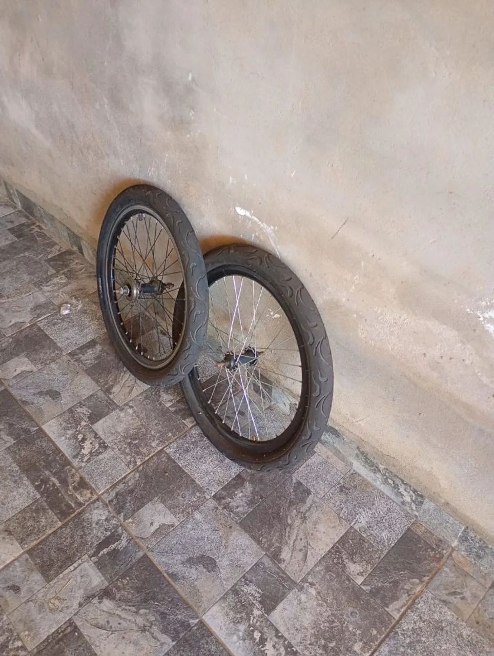 Vende-se peneu aro 20 CIBORG - Foto 2