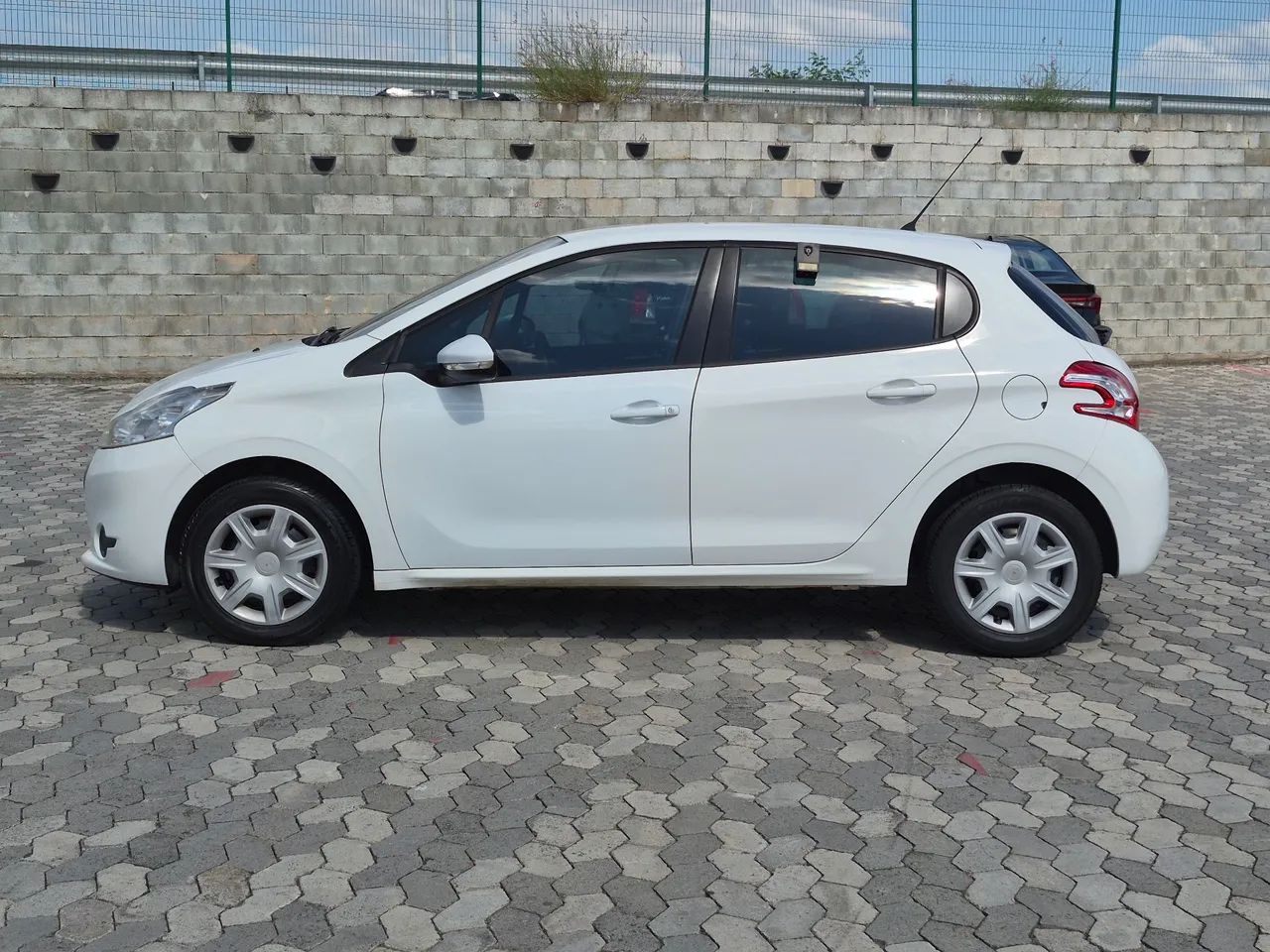 Peugeot 208 Active/active Pack 1.5 Flex 8V 5P 2014 - Foto 4