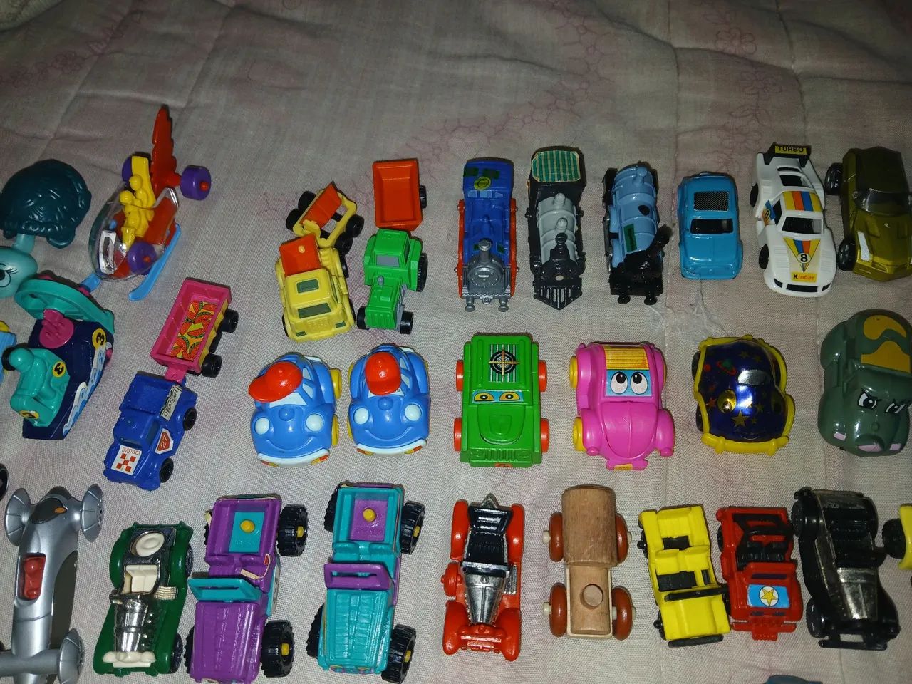 Lote carrinhos kinder ovo - Foto 4