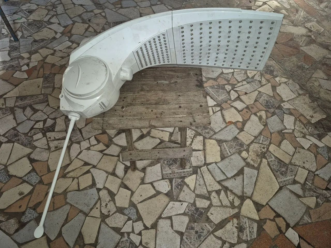 Chuveiro valor 150,00 usado excelente estado 220 volts 