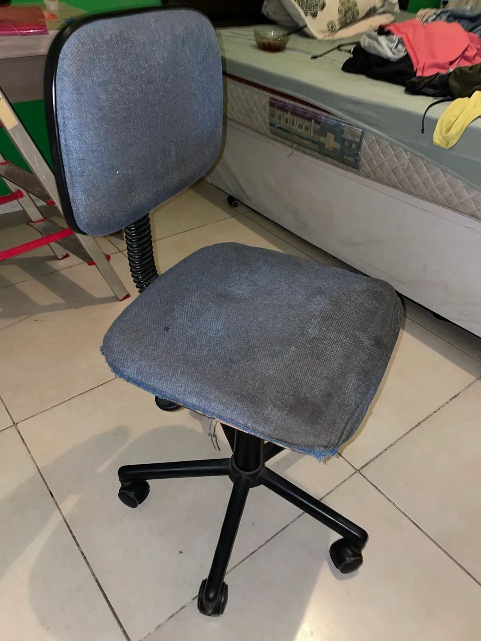 Cadeira com rodinhas escritório  - Foto 2