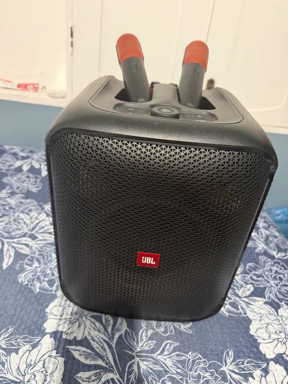 Vendo JBL em perfeito estado com microfone contato * - Foto 2