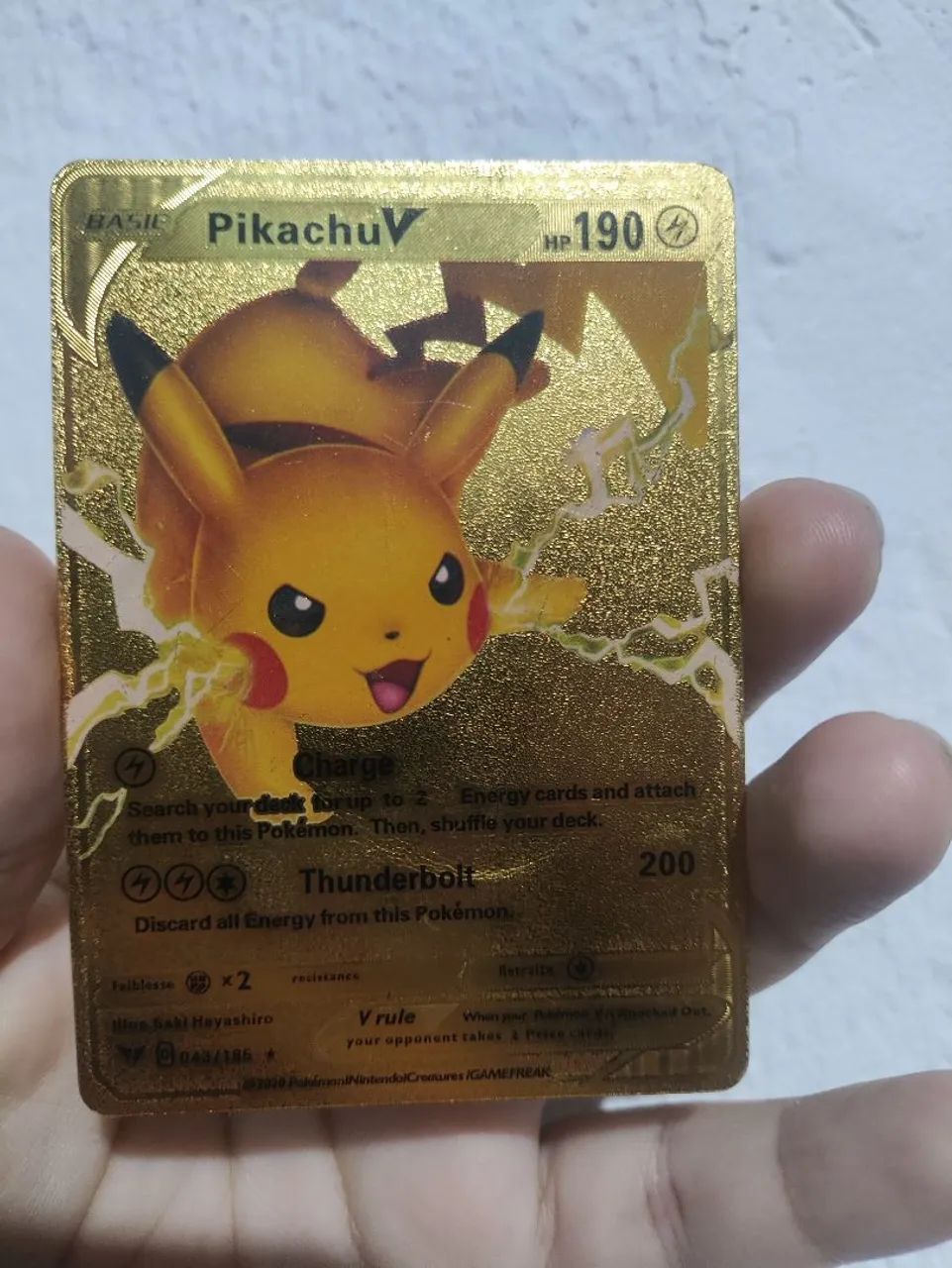 Carta Pokémon Dourada 