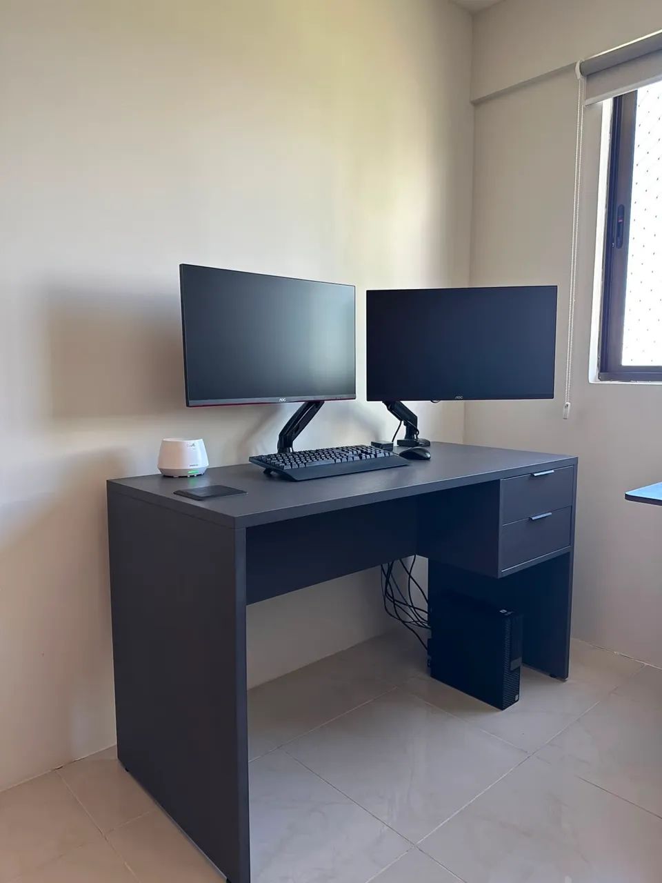 Mesa planejada de escritório 