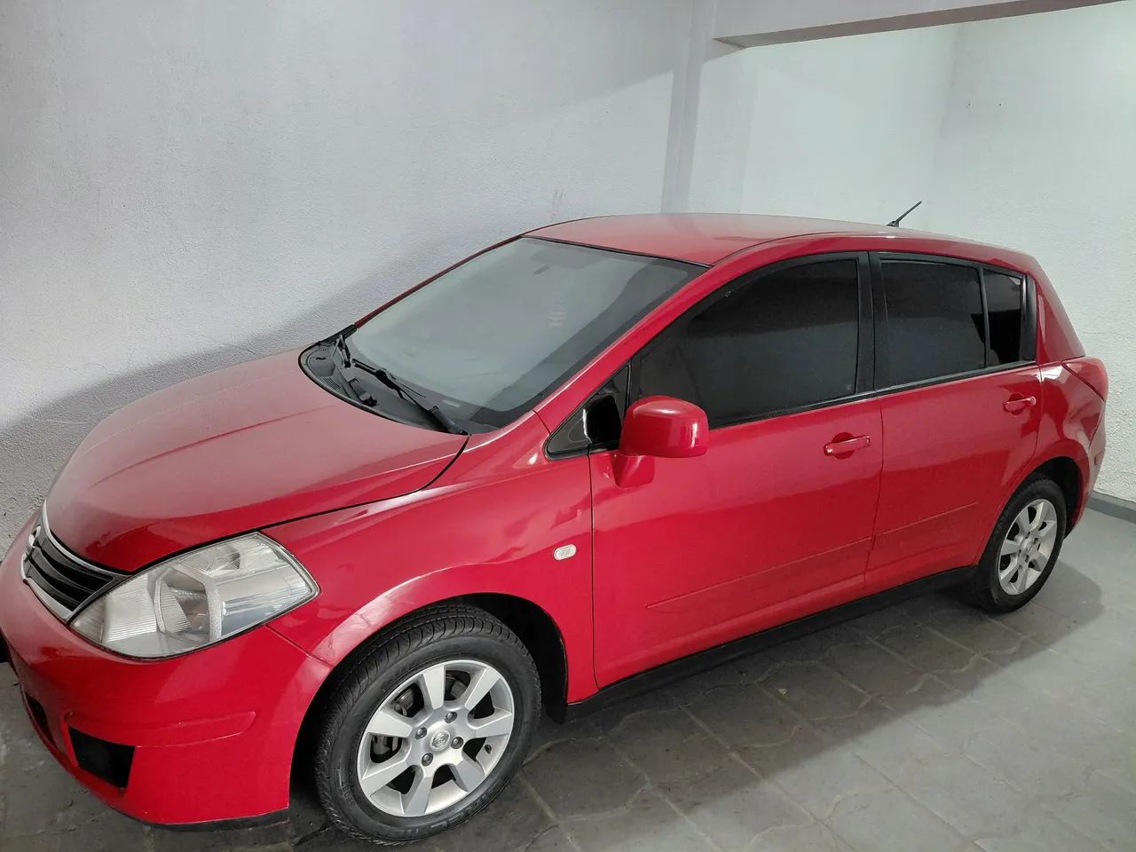 Nissan Tiida S 1.8 MT 2011