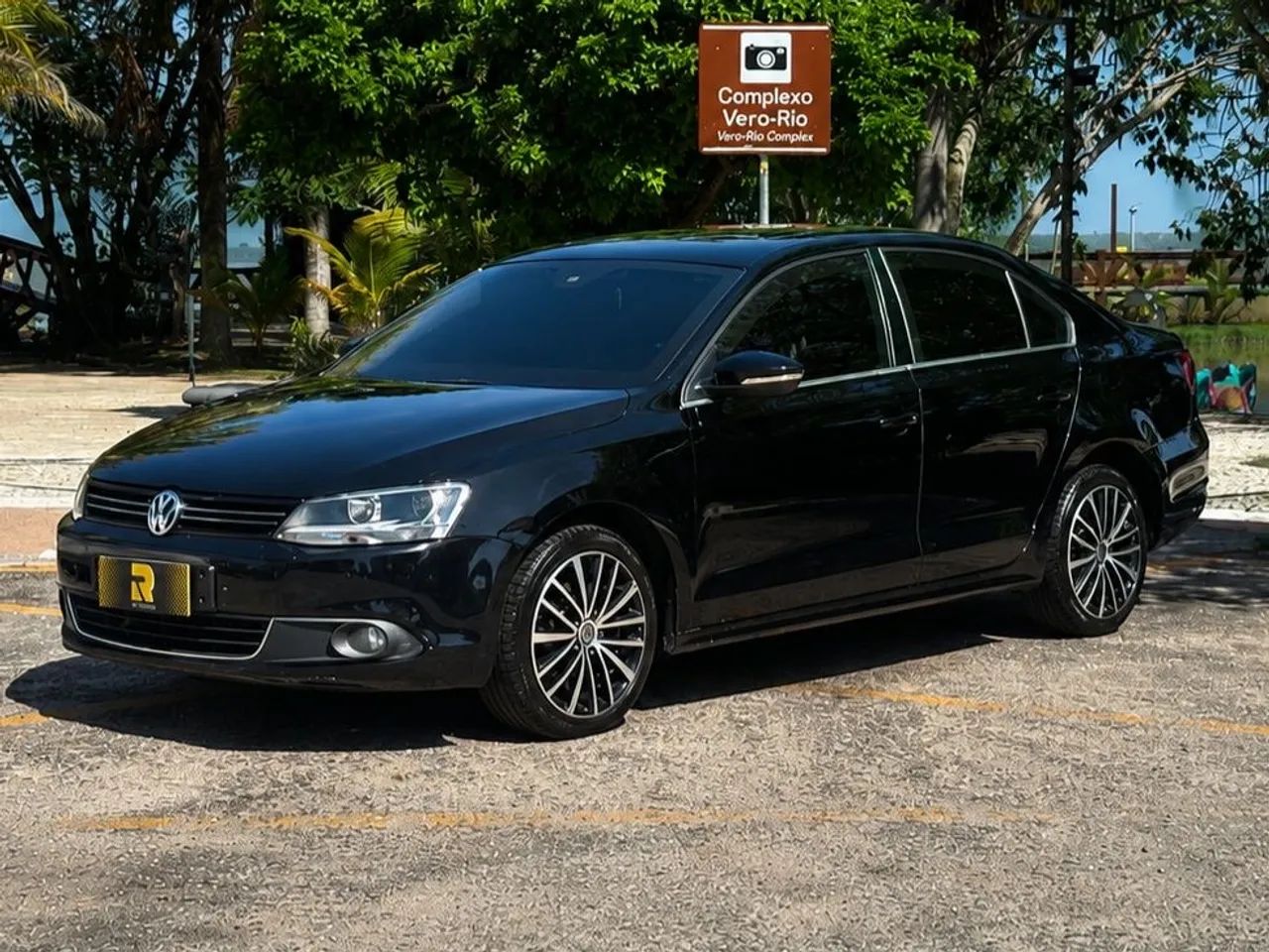 Volkswagen Jetta JETTA Highline 2.0 TSI 16V 4p Tiptronic 2013