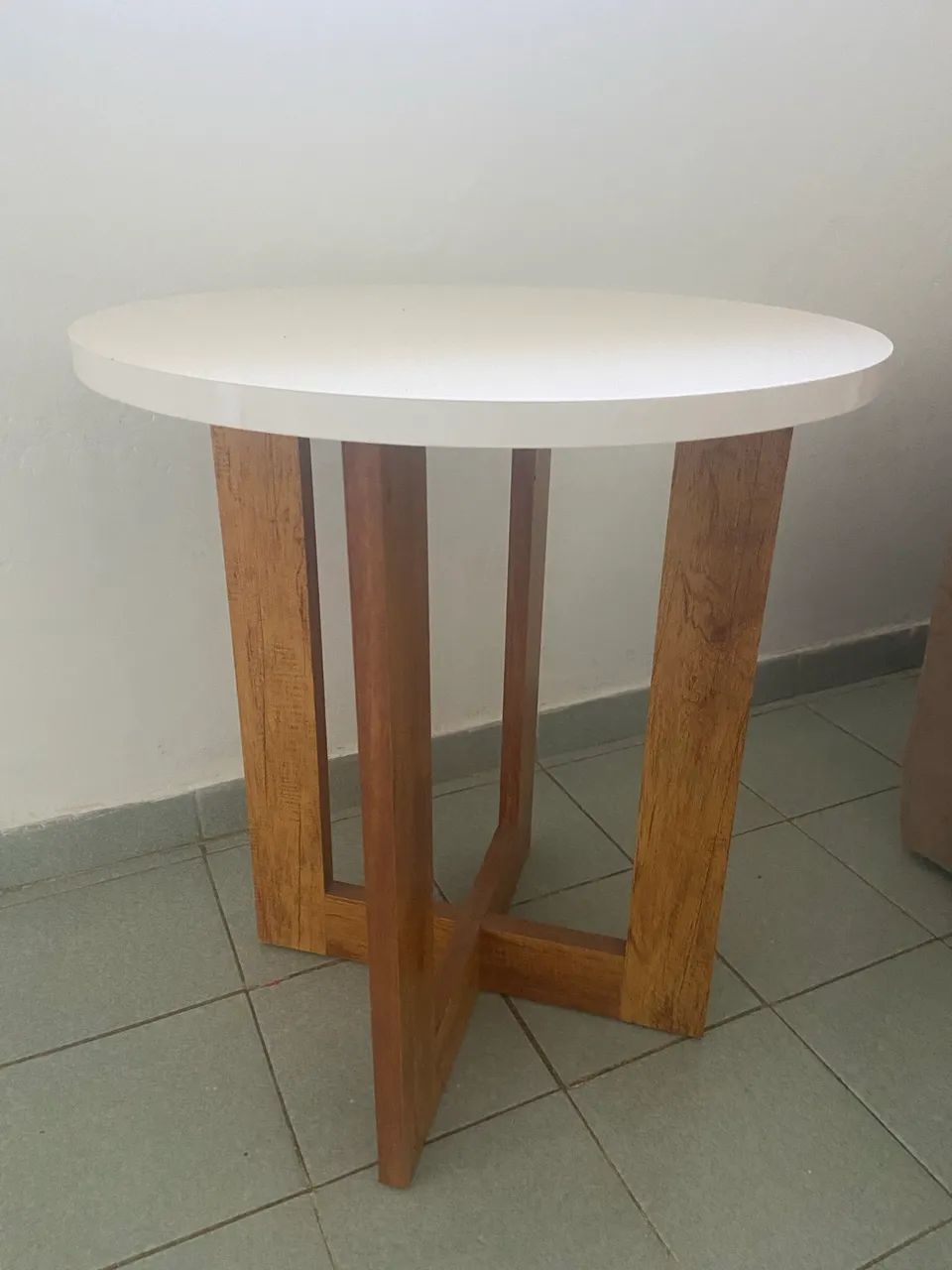 Mesinha lateral pouco usada
