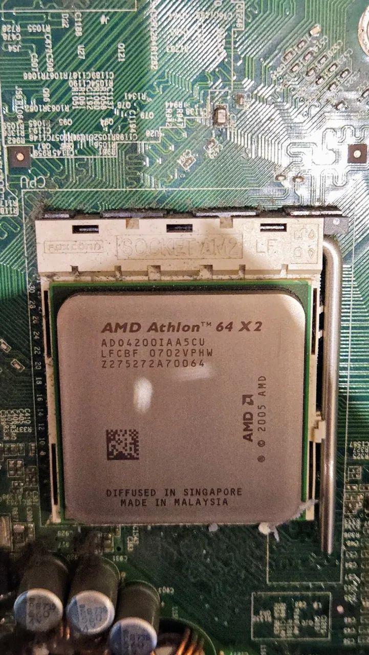 Placa Dell OptiPlex 740 UY894 com AMD Athlon 64 X2 4200+ - Foto 2