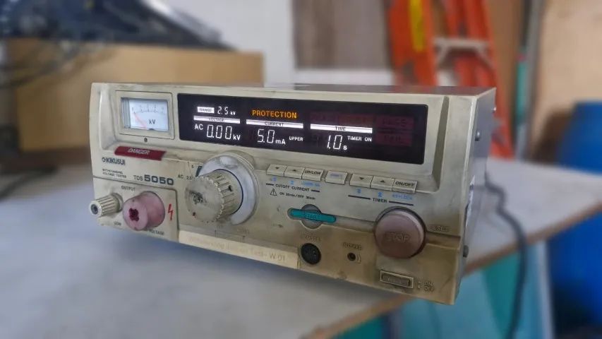 TESTADOR DE TENSÃO KIKUSUI TOS5050 - USADO