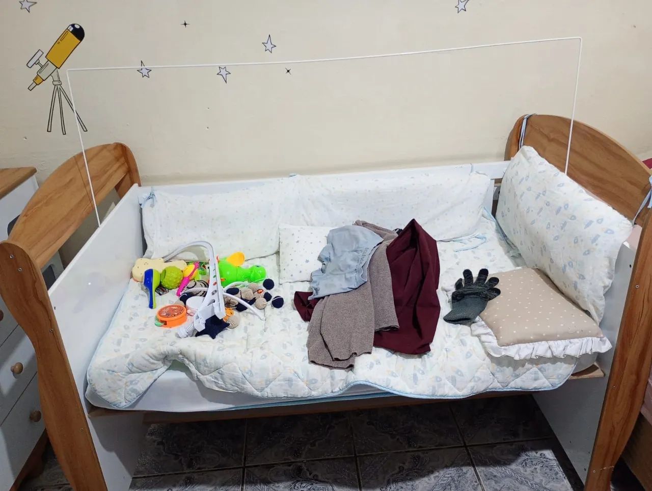 Quarto de bebê americano marquesa completo berço+cômoda+guarda roupas  - Foto 4
