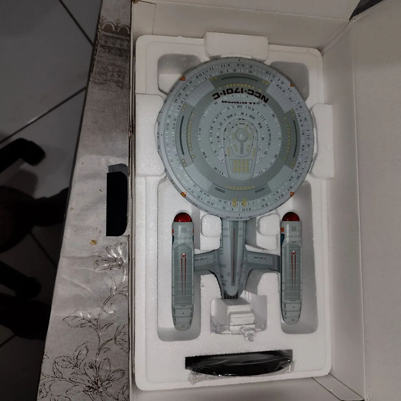 Miniatura Eaglemoss U.S.S. Enterprise NCC-1701-C - Foto 5
