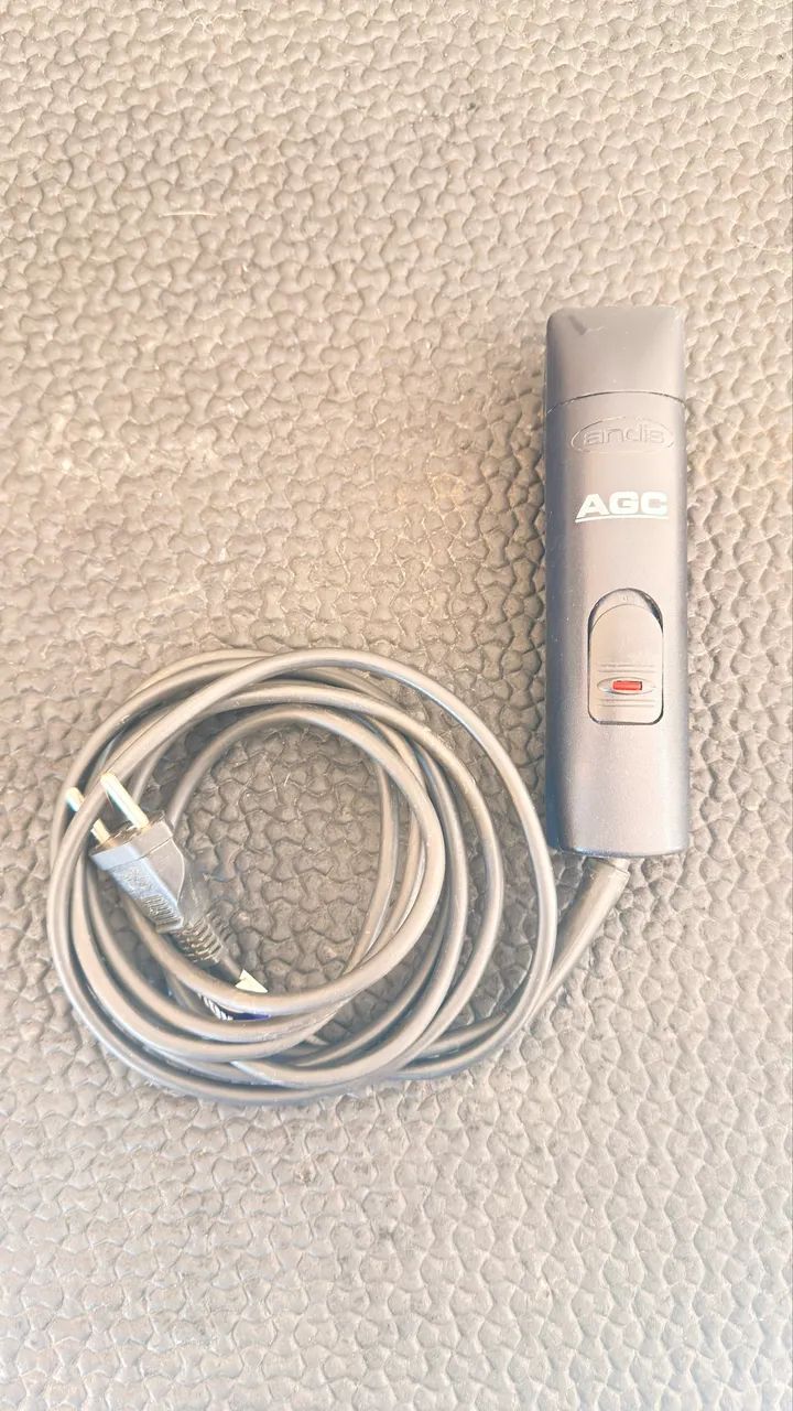 MÁQUINA DE TOSA (ANDIS AGC) - Foto 2